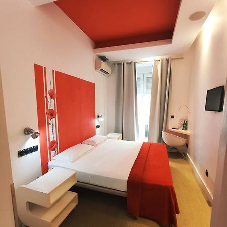 Hostal Santa Ana Colors マドリード エクステリア 写真