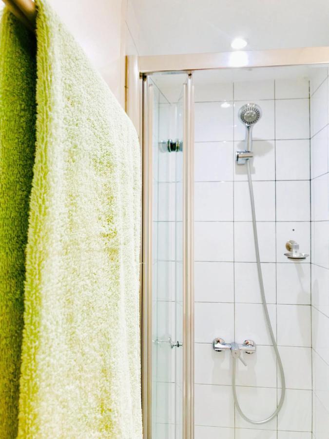 Hostal Santa Ana Colors マドリード エクステリア 写真