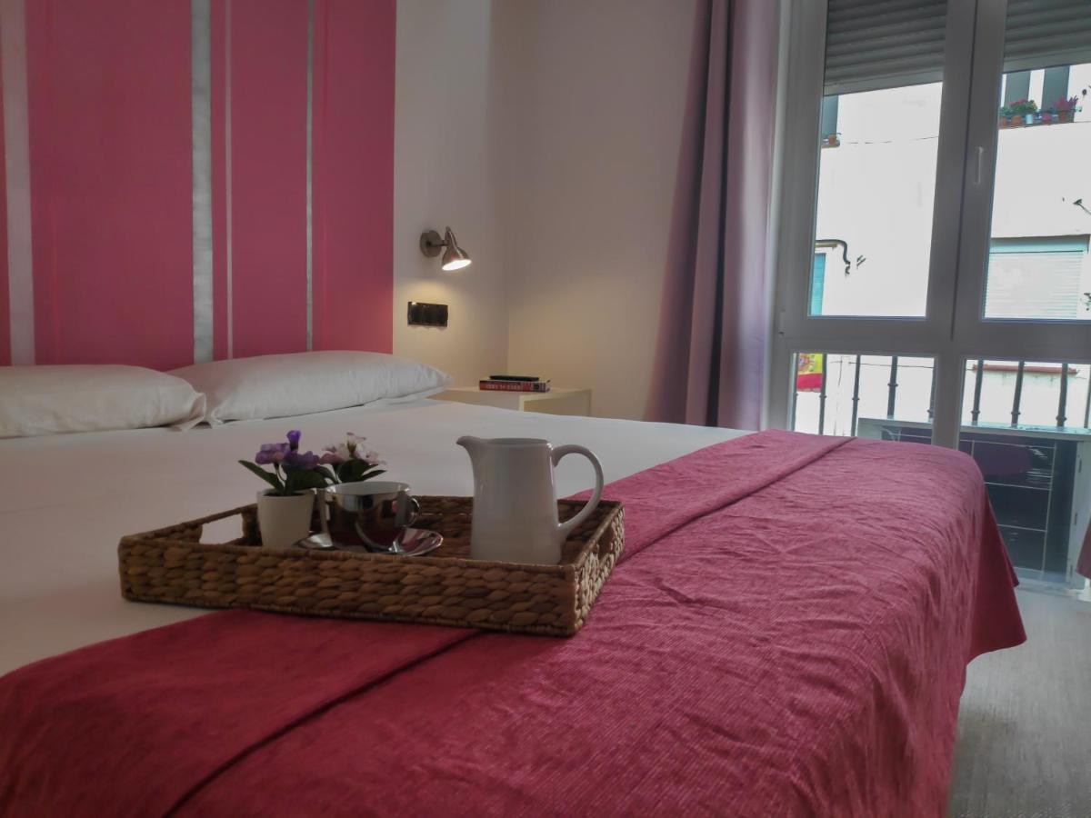 Hostal Santa Ana Colors マドリード エクステリア 写真