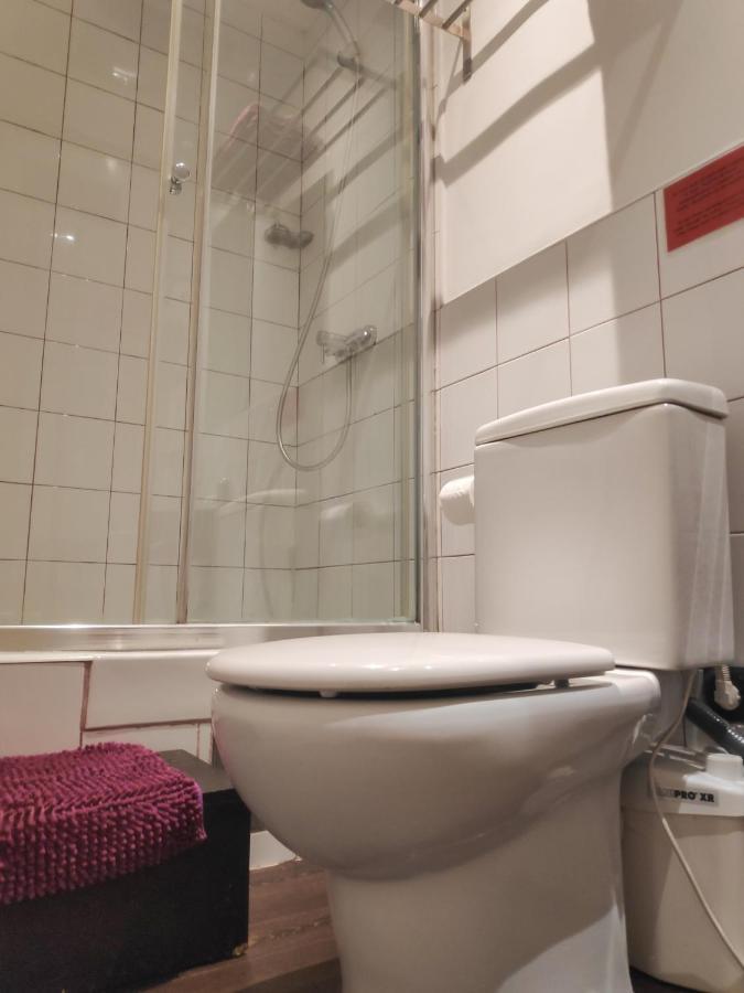Hostal Santa Ana Colors マドリード エクステリア 写真