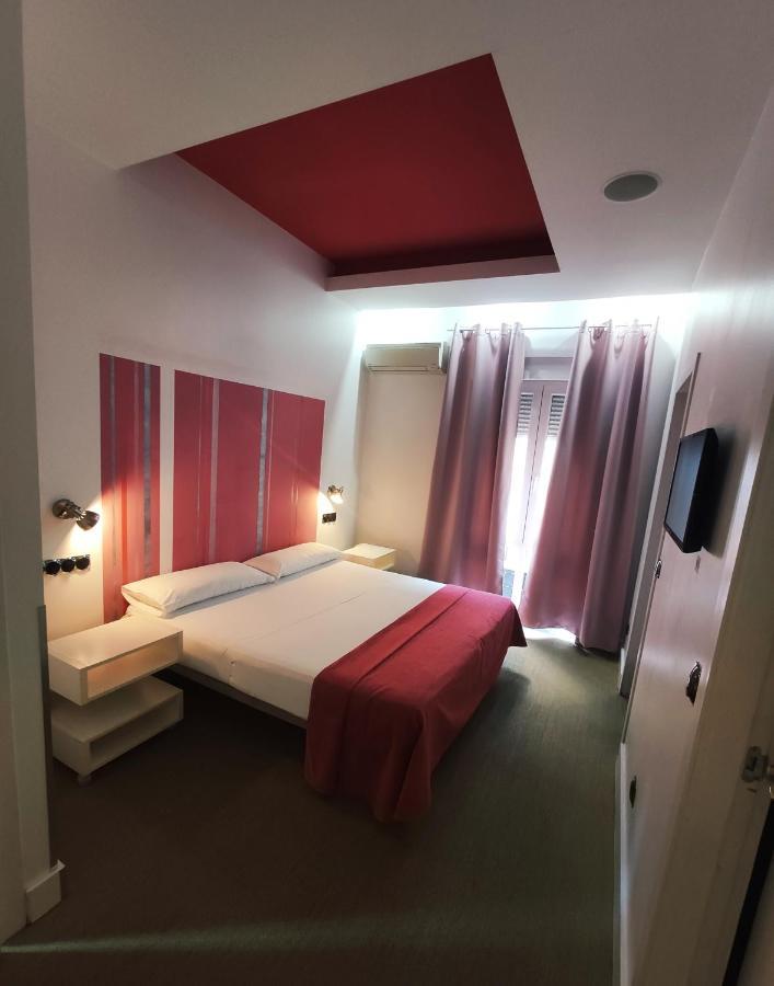 Hostal Santa Ana Colors マドリード エクステリア 写真